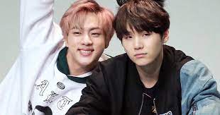 Mit der zeit kommt das automatisch, je mehr fotos und videos von ihnen du dir anschaust. Army S Spot The Biggest Difference Between Jin And Suga And It S Not What You D Expect Koreaboo