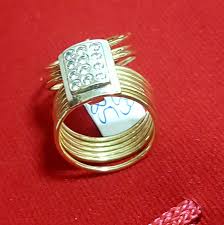 De aur cu zinc.(aurul romanesc fiind un aliaj mai greu din aur cu cupru). Rocri Bijuterii Roman Posts Facebook