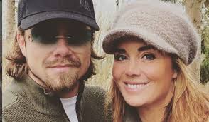 'denk aan jou lieve monique', schrijft onder meer chantal. Andre Hazes En Monique Westenberg Opnieuw Uit Elkaar Weekblad Party