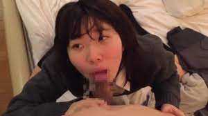 個人撮影＞地味目でブサカワJKと円光セックス♥円光慣れしているのか普通にちんぽ握って咥える少女。おじさんが悦ぶパイパンまんこへ生ハメ♥ - 人妻熟女エロ 動画 ころころ