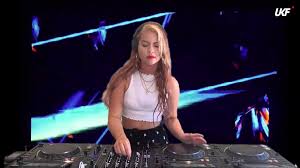 Harriet jaxxon @ ukf on air hyper vision