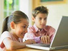Dependentul de calculator îşi restrânge activităţile sociale în favoarea consumului adictiv de realitate virtuală. Dependenta De Calculator