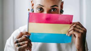 The identity 'Berrisexual' is becoming known. - The Queen Zone
