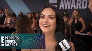 Kj apa, one of the lead stars of riverdale, is going to be a dad following the announcement that he and his girlfriend clara berry are expecting their first child together. Camila Mendes Gets A Riverdale Surprise At The E Pcas E People S Choice Awards Youtube