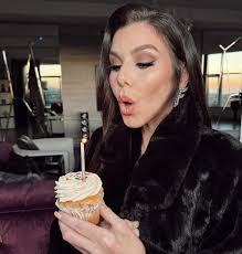 And just like that… my birthday weekend is officially OVER ! Kept it casual  & lowkey for this year's celebrations (dinner with my kids and Terry ❤️❤️)  and loved every minute of