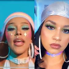 25 haziran 2020 perşembe günü eklendi, 30 defa indirildi. Doja Cat Like That Makeup Look Makeup Makeup Looks Cat Makeup