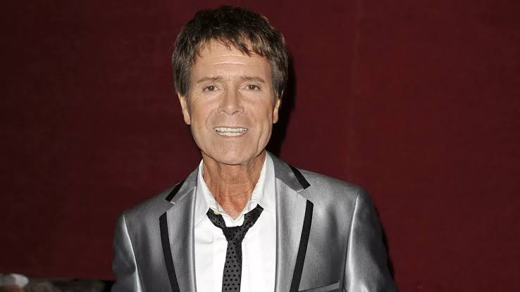 Cliff richard: Avhørt om angivelig sexovergrep