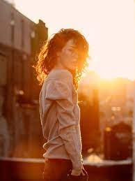Sara Anne Jones Inspiration For Roof Photoshooting Model Rooftop Photoshoot Model Photography Portrait Photography