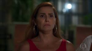 Alexia diz a Luna que as amigas correm perigo