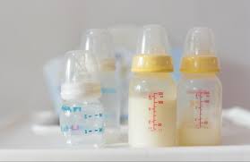 Air kelapa adalah cairan bening yang ada di dalam buah jadi, selain banyak memberikan asi atau susu formula bayi dan minum air putih untuk bayi setelah usianya 6 bulan, air kelapa juga. Mengombinasikan Asi Dengan Susu Formula Tak Boleh Sembarangan Ini 5 Aturannya Bukareview
