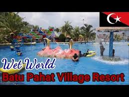 Pantai minyak beku adalah titik permulaan sejarah batu pahat yang mendapat namanya dari sebuah peristiwa memahat perigi untuk mendapatkan air tawar oleh. Wet World Batu Pahat Water Park Batu Pahat Destimap Destinations On Map