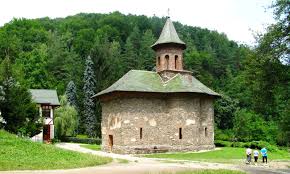 Tichetele de vacanta sunt valorificate de catre lito travel srl. Excursie Prislop L Arsenie Boca L Manastirea Polovragi L Castelul Huniazilor