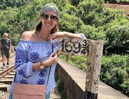 A apresentadora da sic, que é mãe de gémeas de 9 anos, partilhou várias fotografias da viagem nas redes sociais (em. Ana Marques Namora No Sri Lanka E Exibe Boa Forma Fisica De Fato De Banho Celebridades Flash