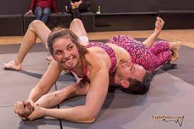 Fight Pulse on X: Gloria enjoying her dominance in her latest competitive mixed  wrestling match vs Luke. Get the full video at: t.coWzPehAYHIj  t.coYKEvmXmaix  X