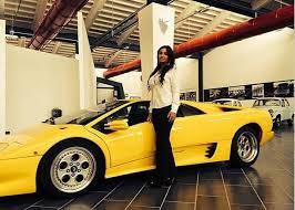 My new single #pistolero is i miei vicini alle 3:04 hanno messo elettra lamborghini e ora in testa ho solo ma dimmi se sei un. Elettra Miura Lamborghini