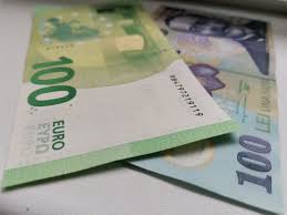 Gratuit de conversie valutara online bazat pe ratele de schimb. AnunÈ› De La Bnr Ce Se IntamplÄƒ Cu Leul Valoarea Unui Euro Dcnews