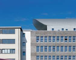 Samstag, sonntag & an feiertagen: Haus Der Presse