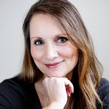 Wendy Woodland's Instagram, Twitter & Facebook