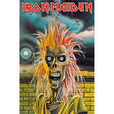 The powerslave cover depicted eddie as a huge shrine on a pyramid in ancient egypt. Textilplakat Iron Maiden Eddie Europosters De