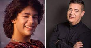 El exintegrante del grupo juvenil menudo, ray reyes, falleció esta noche a los 51 años, confirmó la reyes fue uno de los miembros de menudo en su época dorada y, luego, fue integrante del proyecto. Fzdg4c4r0t4tzm