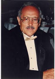 Warren Pierce helped pioneer talk radio at WJR Radio and interviewed tens  of thousands of celebrities during his lengthy career.