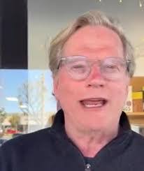 Lynnette Little's Instagram, Twitter & Facebook