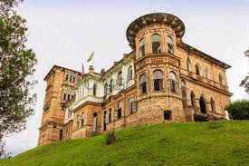 The nearest airport to batu gajah is ipoh (iph). Kellieqts Burg Ist Eine Touristische Attraktion In Batu Gajah Ipoh Foto Vorratig Crushpixel