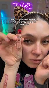 How to paint GARY THE SNAIL nail art! ⭐️💅🏼 Gary is a bit tricky to paint 