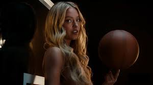 Video The backlash against Sydney Sweeney’s controversial new naked ad