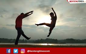 Aek natonang berada di desa tanjungan, kecamatan simanindo, kabupaten samosir. Nikmati Keajaiban Mahakarya Ilahi Di Aek Natonang Danau Di Atas Danau Benteng Times