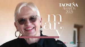 Mary Gilroy's Instagram, Twitter & Facebook