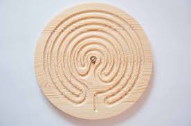 Λαβύρινθος, labýrinthos) was an elaborate, confusing structure designed and built by the legendary artificer daedalus for king minos of crete at knossos. Labirynt Montessori Drewniany Polana Montessori Lekcja Ciszy