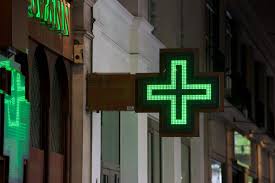 Il vous suffit de passer un appel téléphonique (au tarif zonal) pour savoir quelle(s) pharmacie(s) y assure(nt) la garde de nuit. Healthcare Around The Corner In France Renestance