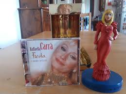 En el amor todo es empezar. Raffaella Carra Action Figure Plus Cd Fiesta I Grandi Catawiki