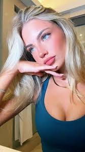 Marlene Caron's Instagram, Twitter & Facebook