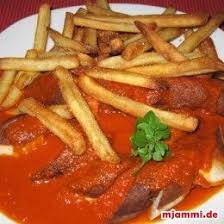 Currywurst Mit Selbstgemachter Currysauce Mjammi Koch Blog Von Franzi Malzer Und Panagiotis Chatzichrisafis Currywurst Currysauce Wurstchen