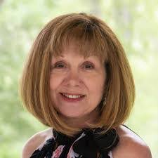 Mindy Piper's Instagram, Twitter & Facebook