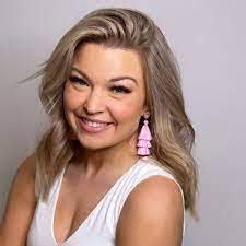 Bella Estes's Instagram, Twitter & Facebook