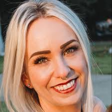 Teri Shaw's Instagram, Twitter & Facebook