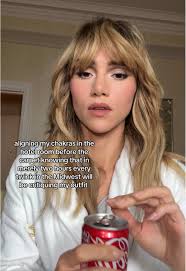 Suki Waterhouse Fendi Bag