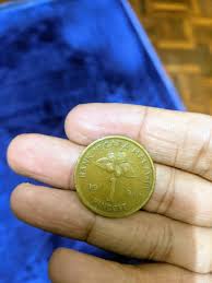 Jika anda memiliki duit syiling lama pastinya ini peluang keemasan anda untuk menjualnya kepada pengumpul duit syiling www.youtube.com/watch?v=fhmrybwfy8i tags: Duit Syiling Seringgit Lama Malaysia Tahun 1996 Me Antiques Currency On Carousell