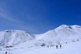Find and follow posts tagged 乗鞍 on tumblr. åŽ³å†¬æœŸ é›ªå±±ç™»å±± ä¹—éžå²³ åºƒå¤§ãªé›ªåŽŸã®å…ˆã«å¾…ã¤ç‹¬ç«‹å³° é™ã‹ãªå±±ã®é ‚ã¸
