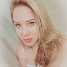 Lana Pickett's Instagram, Twitter & Facebook