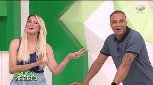 Em comemoração ao dia dos namorados, a gente dá só um selinho para representar o amor para a galera que está assistindo ao programa. Denilson E O Dancarino Oficial Dos 12 Anos De Jogo Aberto Youtube