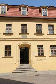 It is now a museum, and houses a collection relating to the composer and to the musical history of halle. Handel Haus Touristinformation Halle Saale