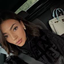 Sara Vogel (@saras.daydreaming) • Threads, Say more