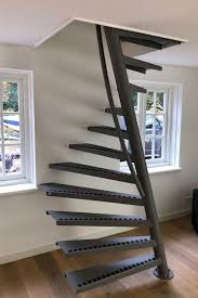 1m2 Bei Eestairs I Grau Treppe Design I Raumspartreppe Platzsparende Treppe Schmale Treppe In 2020 Staircase Design Tiny House Stairs Stairs Design