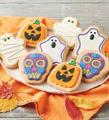 Halloween Cookie Box In 2020 Halloween Cookies Halloween Cookies Decorated Halloween Gift Baskets