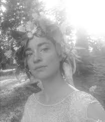 Ella Kerr's Instagram, Twitter & Facebook