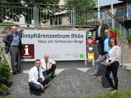 Erholungssuchende, wanderer ebenso wie auch gern reisegesellschaften denen wir nach vereinbarung sitzplätze reservieren. Ein Neuer Name Haus Der Schwarzen Berge Nun Offiziell Biospharenzentrum Rhon Fulda